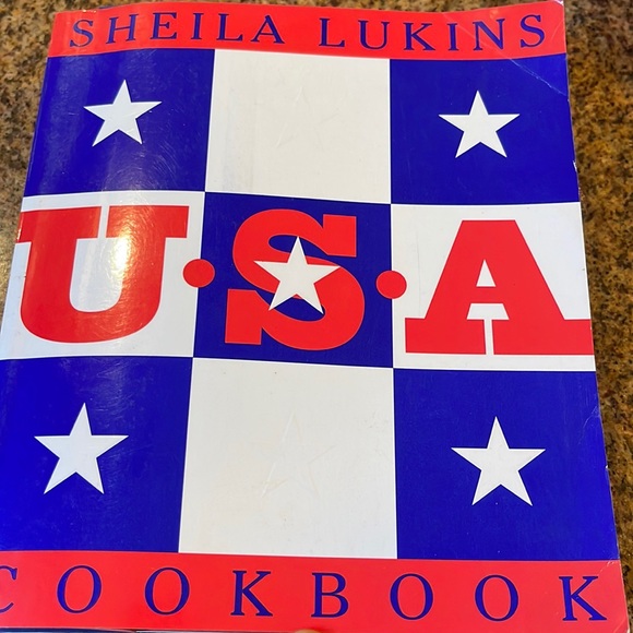 USA COOKBOOK By Sheila Lukins - Picture 1 of 10